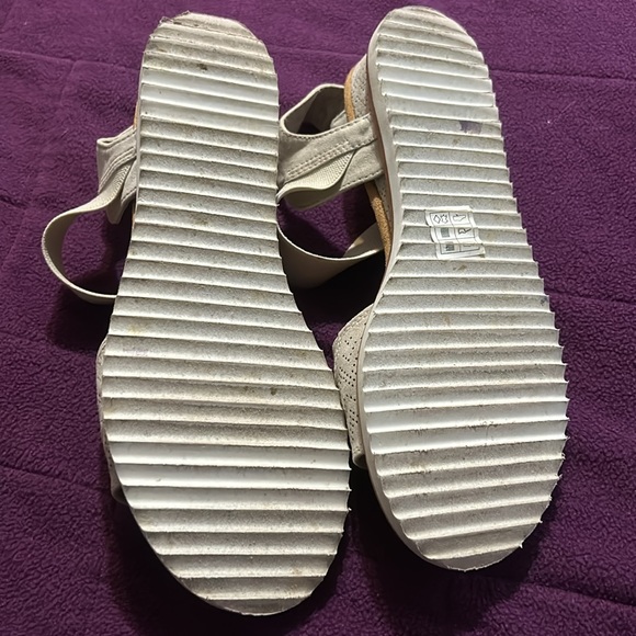 BOBS from Skechers EUC Sandals women's size 8 - Picture 4 of 4